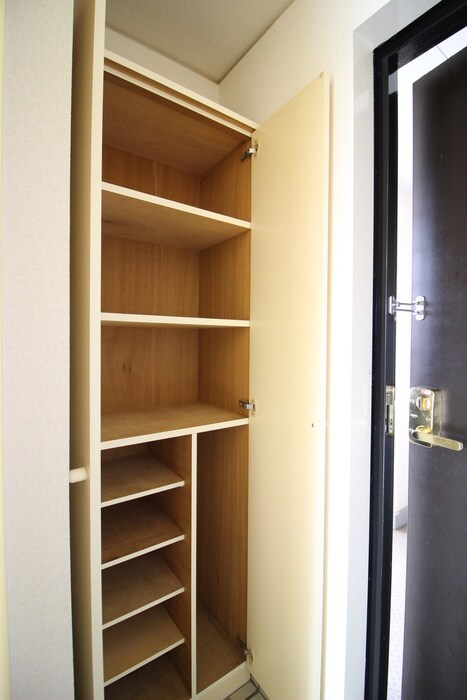 物件内観写真7　(靴箱)