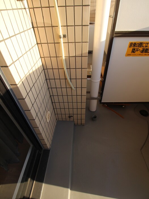 物件内観写真16　(洗濯機置場)