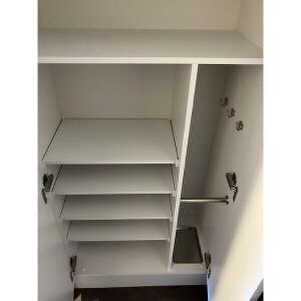 物件内観写真12　(靴箱)