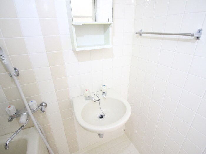 物件内観写真11　(洗面)