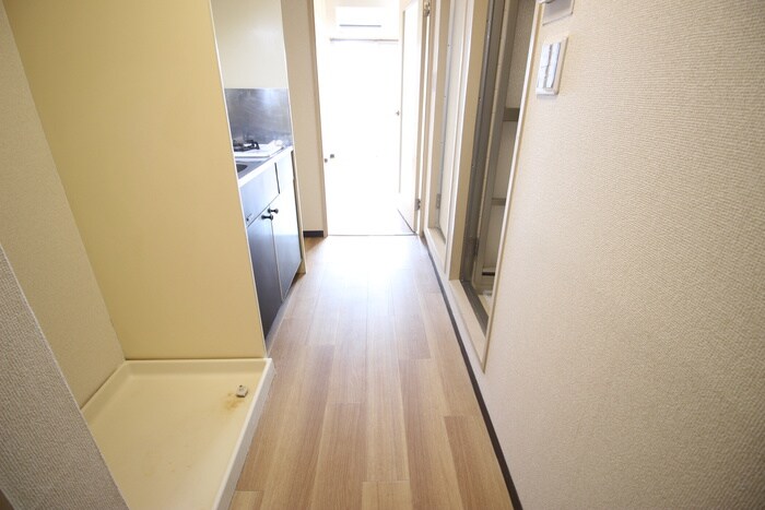 物件内観写真18　(廊下)