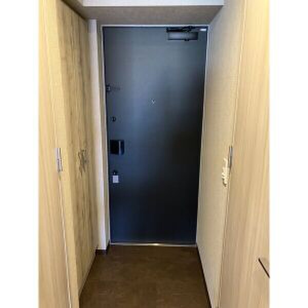 物件内観写真10　(玄関)