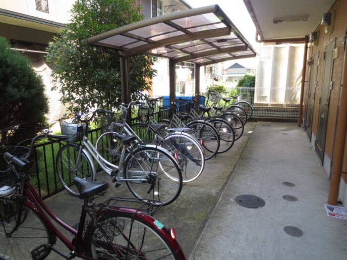 物件外観写真3　(駐輪場)
