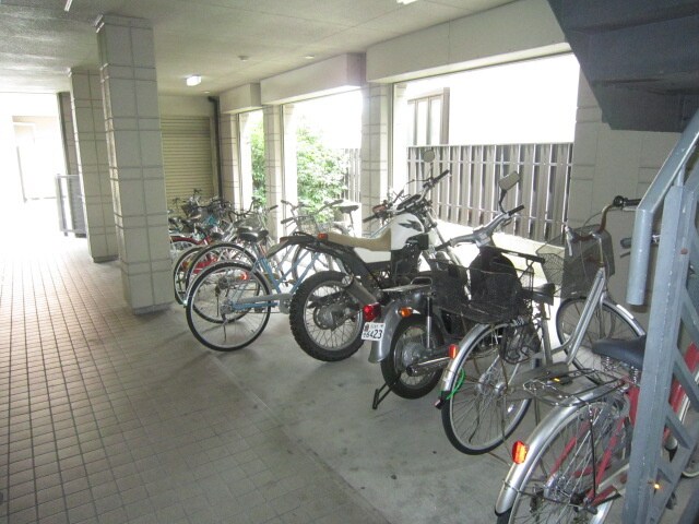 物件外観写真6　(駐輪場)