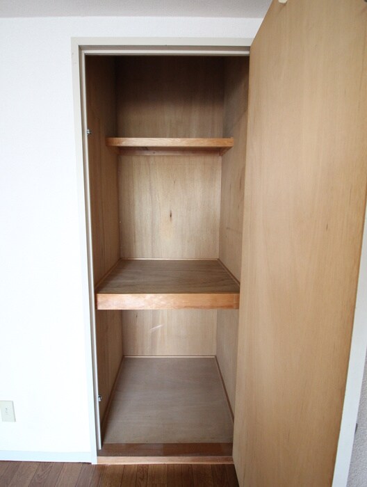 物件内観写真15　(収納)