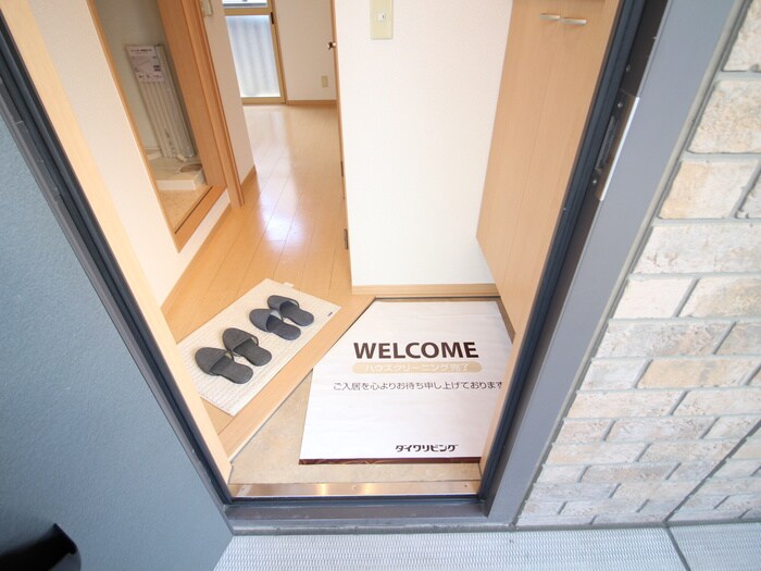 物件内観写真12　(玄関)