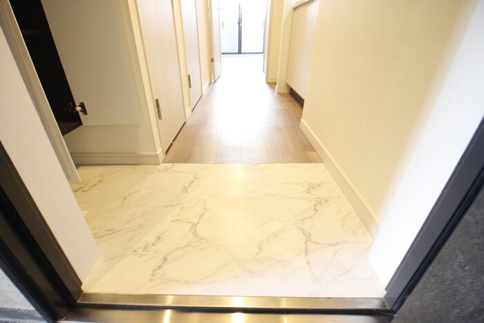 物件内観写真7　(玄関)