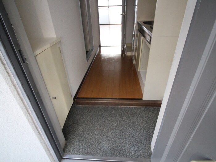 物件内観写真7　(玄関)