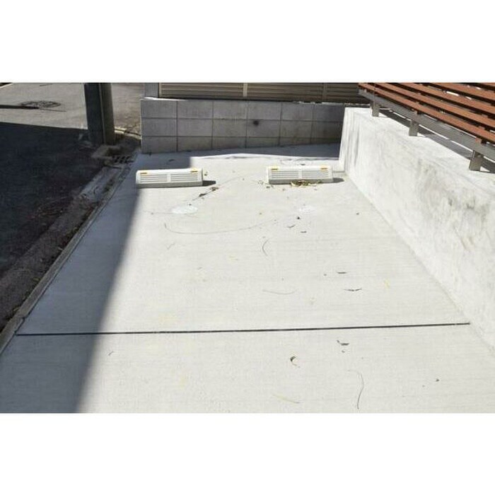 物件外観写真5　(駐車場)