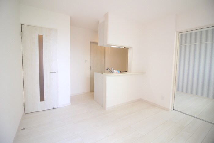 物件内観写真8　(居室)