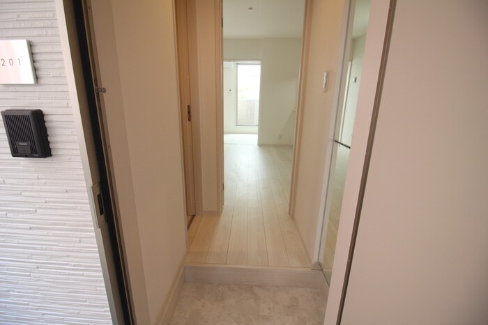 物件内観写真17　(玄関)