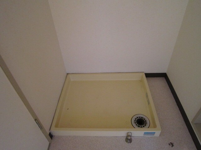 物件内観写真12　(洗濯機置場)