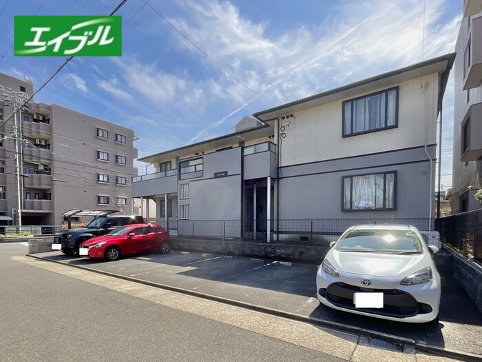 物件外観写真2　(駐車場)