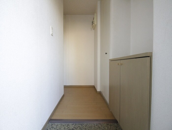 物件内観写真18　(玄関)