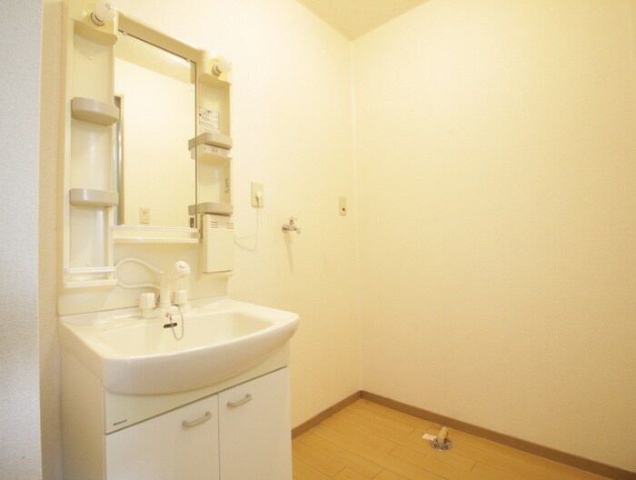 物件内観写真19　(洗濯機置場)