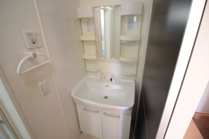 物件内観写真13　(洗面)