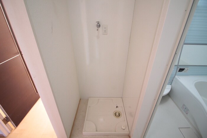 物件内観写真18　(洗濯機置場)