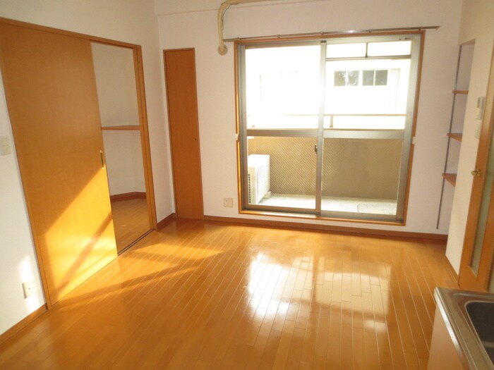 物件内観写真7　(居室)