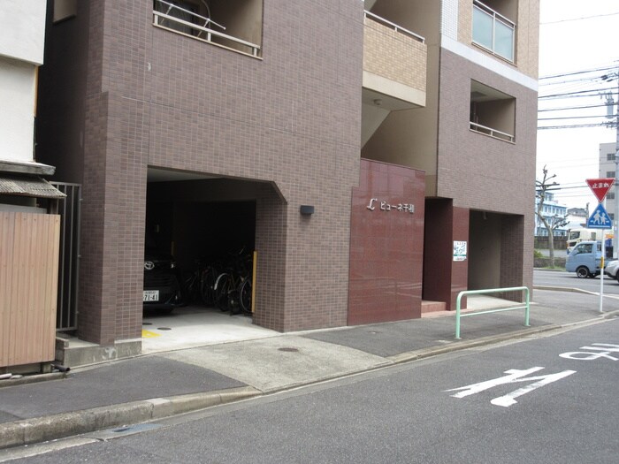 物件外観写真5　(エントランス部分)