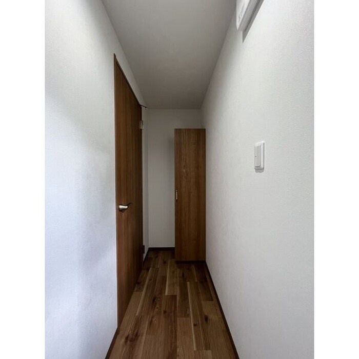 物件内観写真16　(廊下)