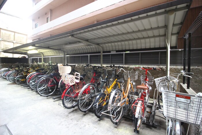 物件外観写真5　(駐輪場)