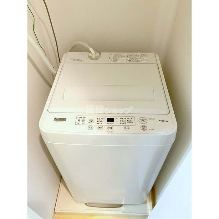 物件内観写真11　(洗濯機置場)