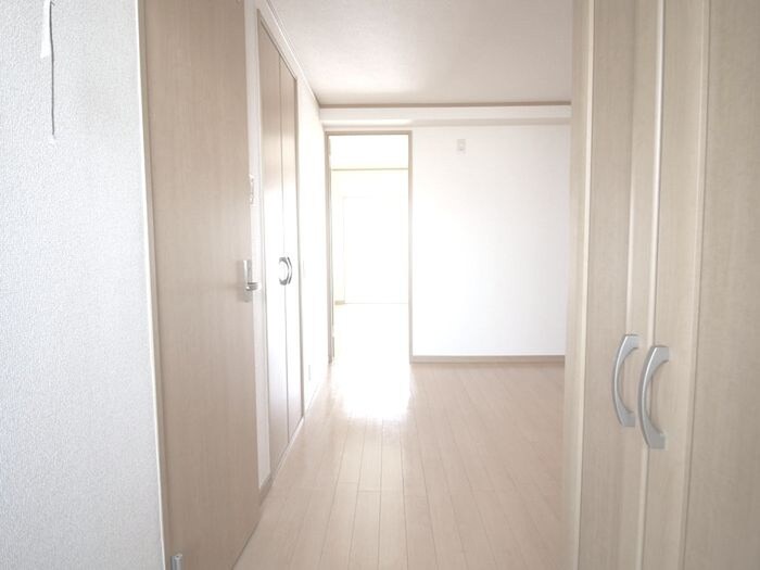 物件内観写真16　(玄関)