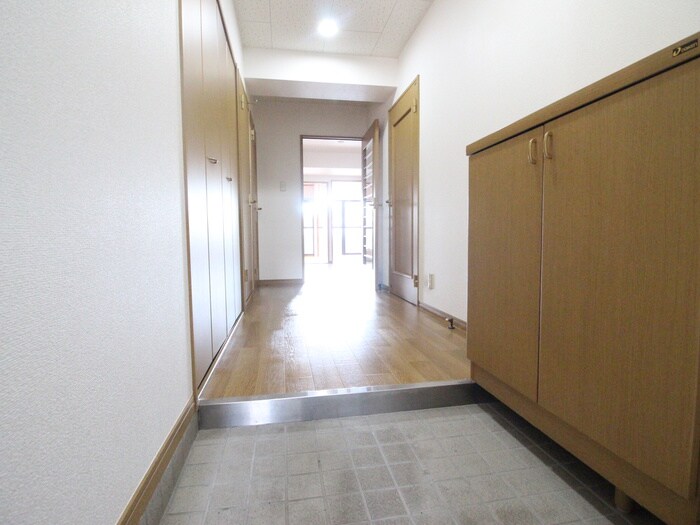 物件内観写真21　(玄関)
