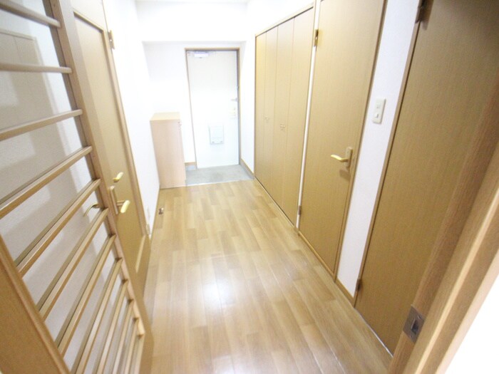 物件内観写真22　(廊下)