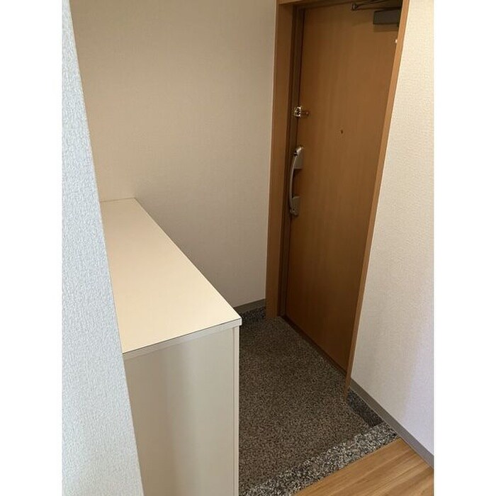 物件内観写真13　(玄関)