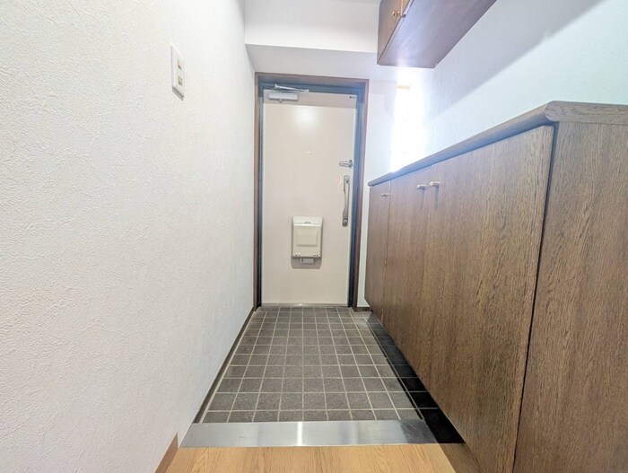 物件内観写真13　(玄関)