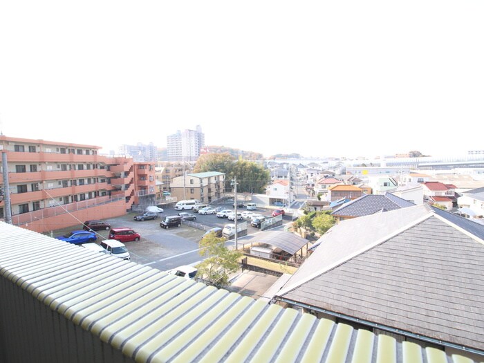 物件内観写真11　(室内からの展望)