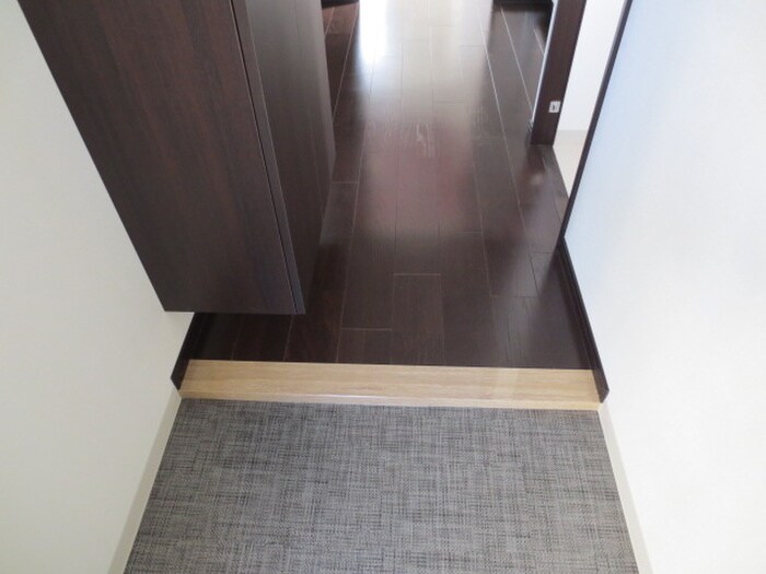 物件内観写真7　(玄関)