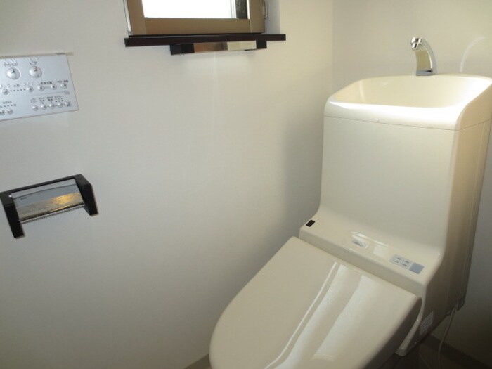 物件内観写真8　(トイレ)