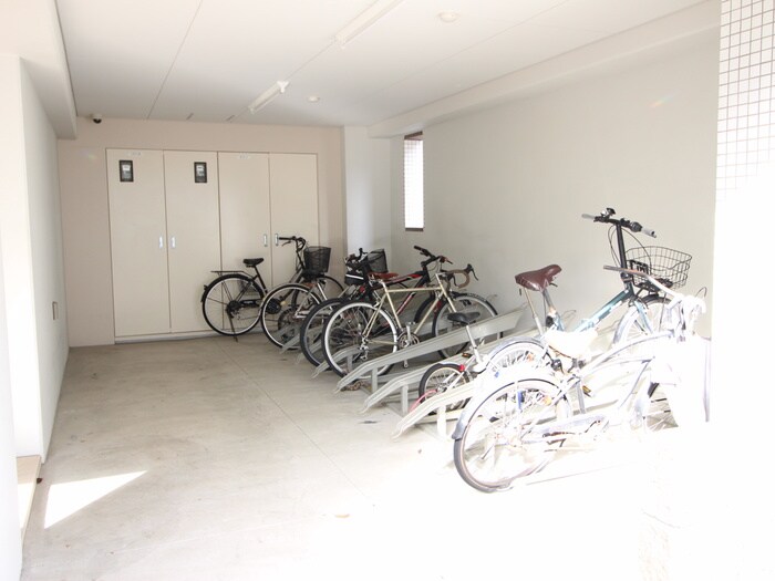 物件外観写真6　(駐輪場)