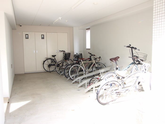 物件外観写真6　(駐輪場)