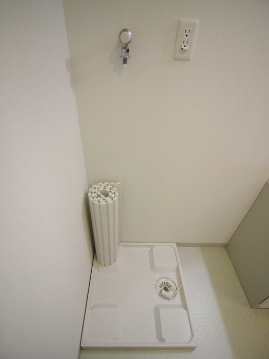 物件内観写真13　(洗濯機置場)