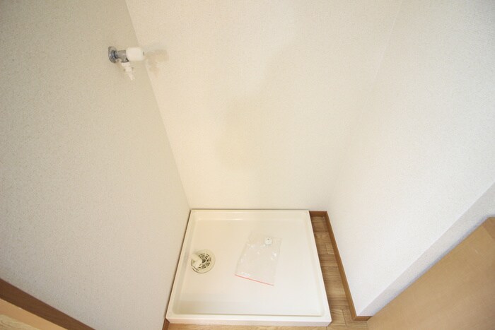 物件内観写真15　(洗濯機置場)