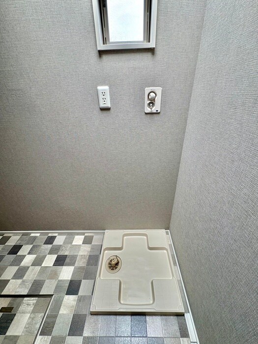 物件内観写真13　(洗濯機置場)