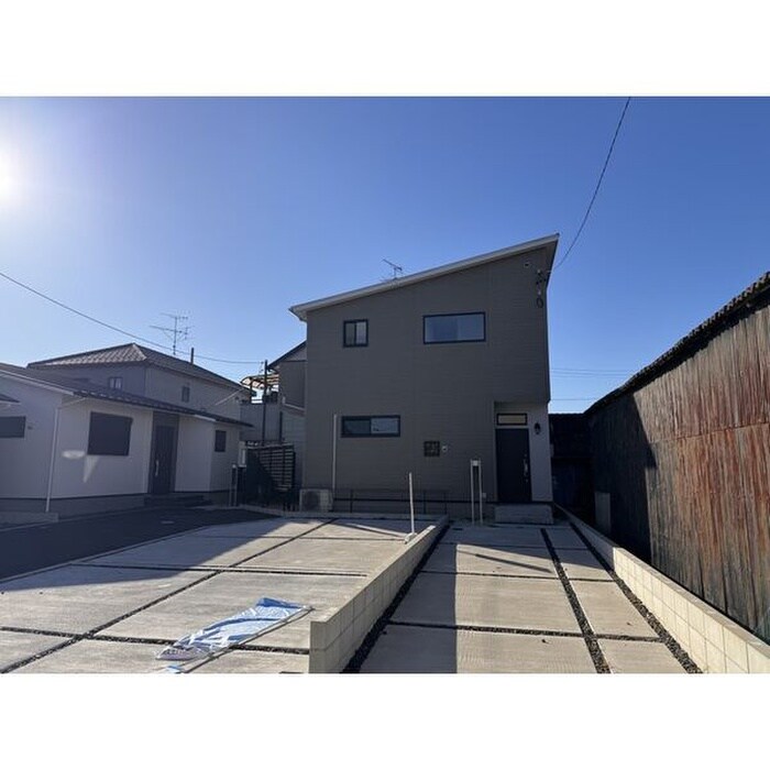 物件外観写真2　(駐車場)