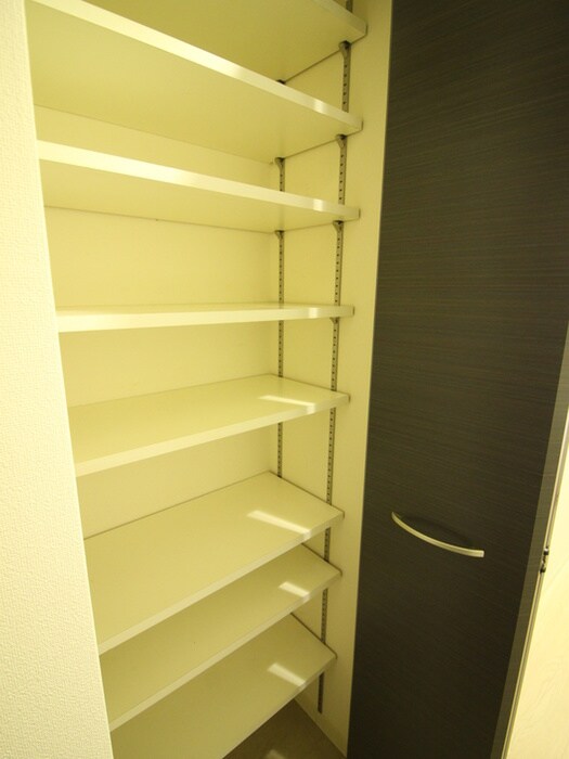 物件内観写真15　(靴箱)