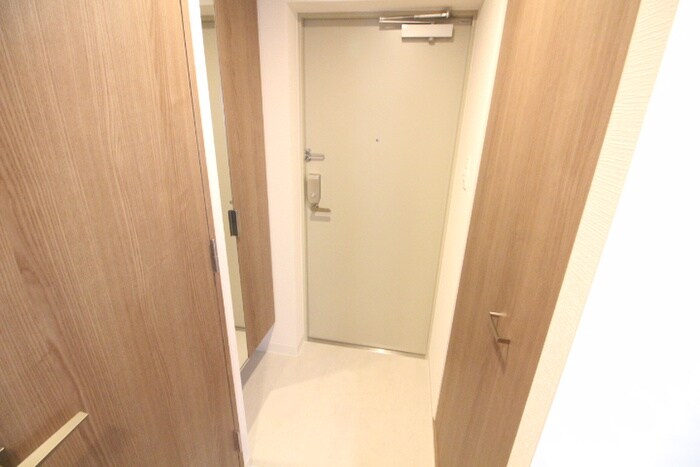 物件内観写真16　(玄関)