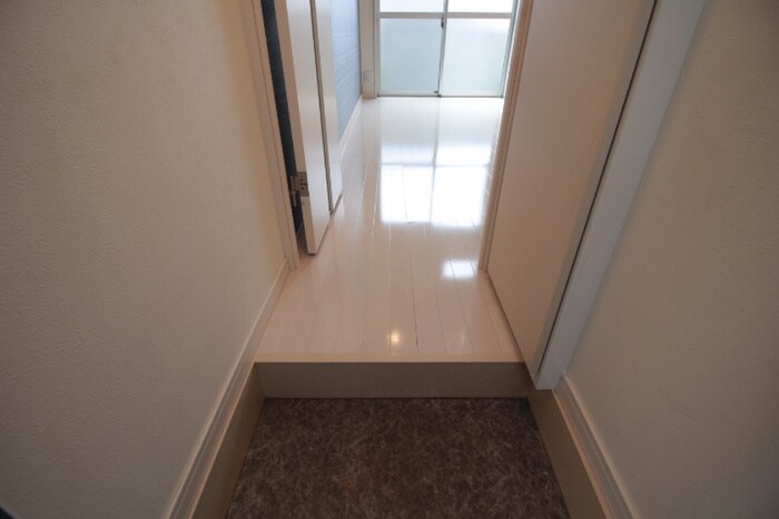 物件内観写真17　(玄関)