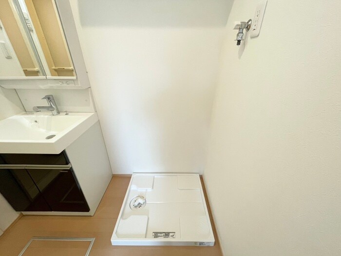 物件内観写真18　(洗濯機置場)