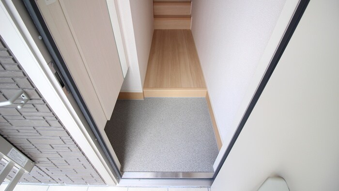 物件内観写真15　(玄関)