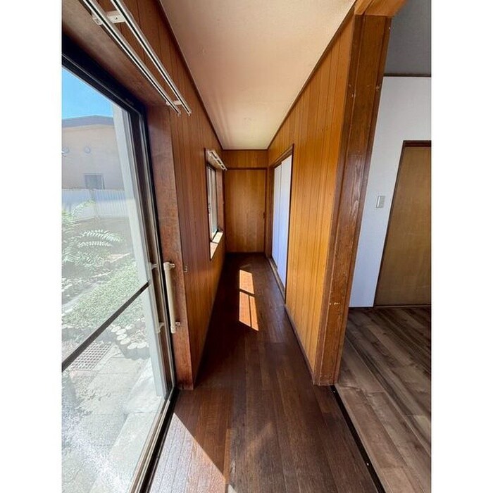 物件内観写真12　(廊下)