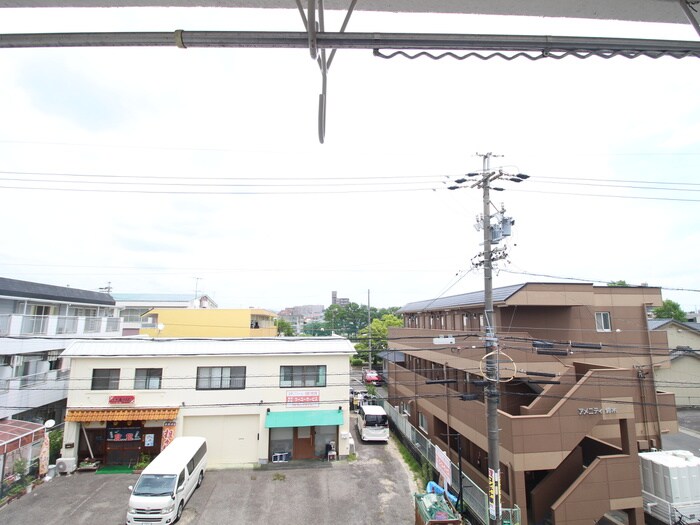 物件内観写真17　(室内からの展望)