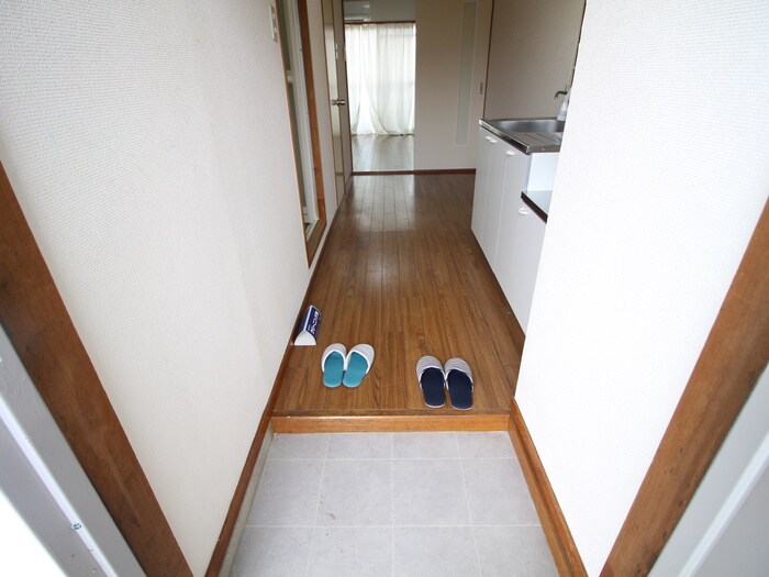 物件内観写真18　(玄関)