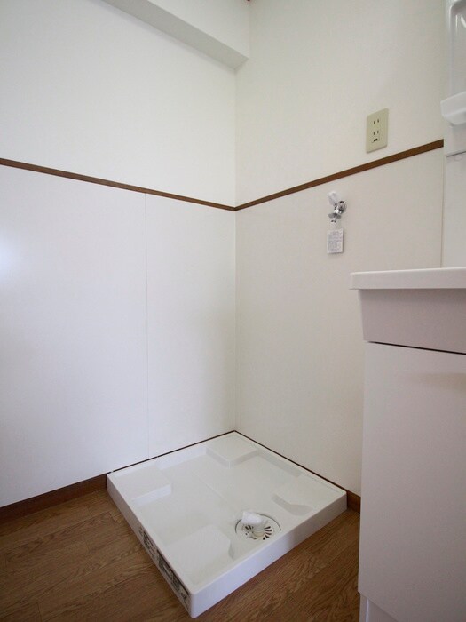 物件内観写真19　(洗濯機置場)