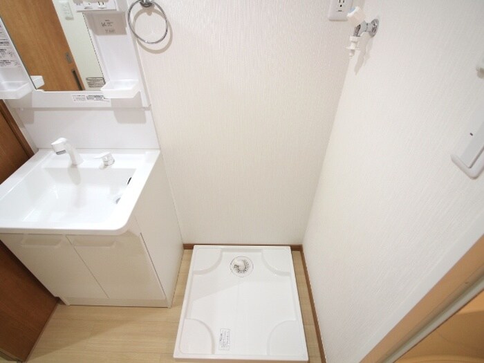 物件内観写真13　(洗濯機置場)